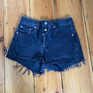 Levi’s 501 high-waisted shorts 24
